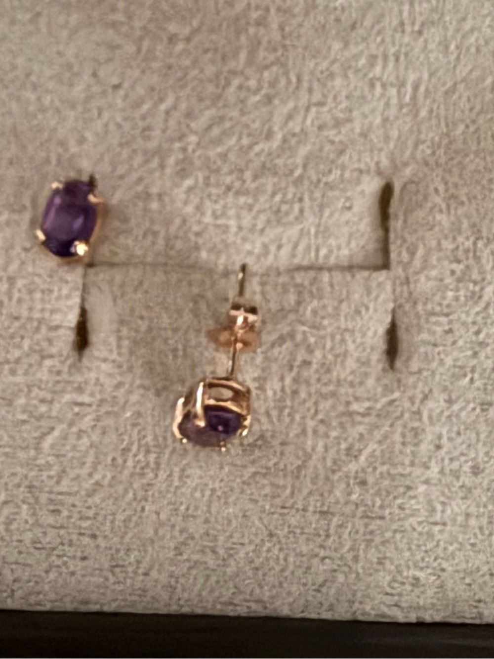 14 Kt Gold post Amethyst Oval Stud Earrings - Purple - Picture 2 of 2
